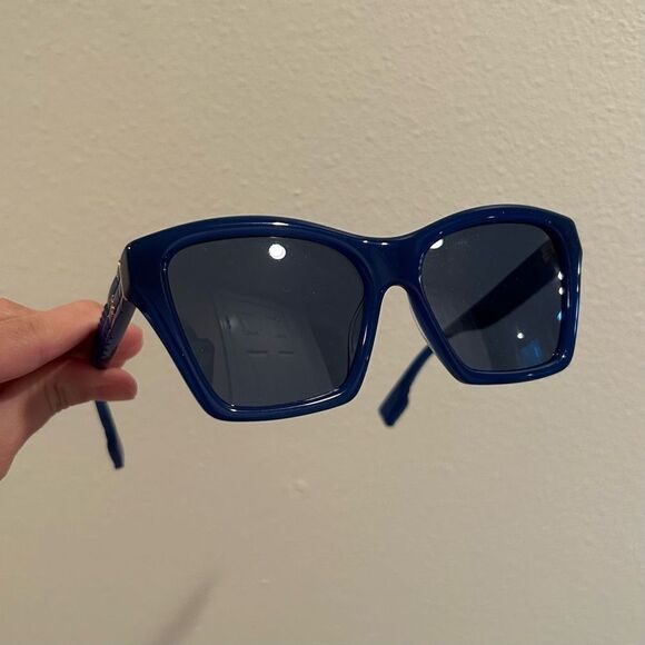 NWT Burberry Sunglasses DarkBlue - Unisex With Original Box - Picture 9 of 10